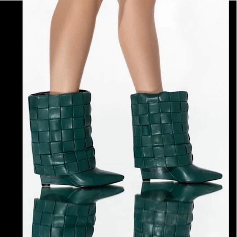 Azalea Wang (Stuck on You) Wedge Bootie….Sz: 8….Color: Green…New